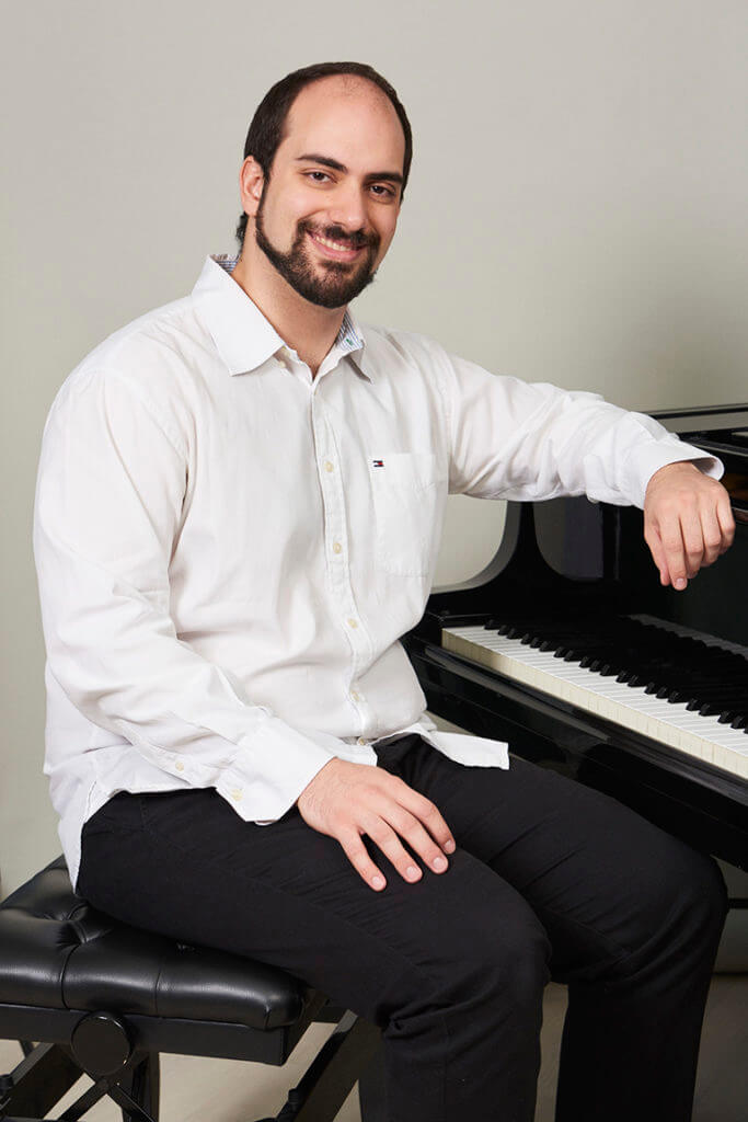 Profesor piano Carlos Mora